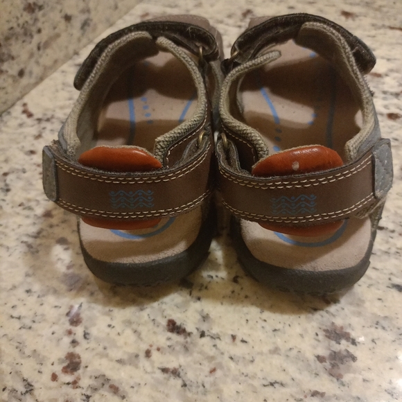 Kids Geox Sandals ( Size 34 EUR/2.5 US) - Picture 3 of 5